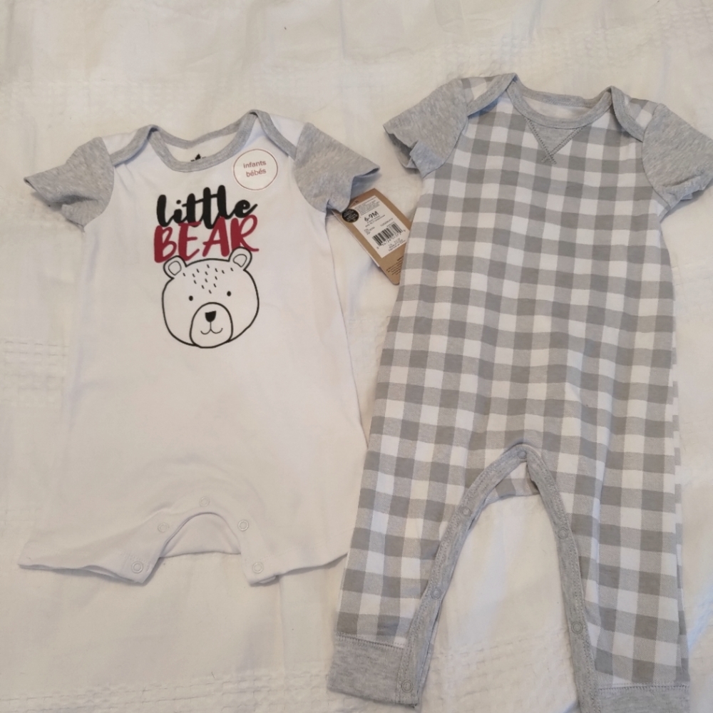 Canadiana Baby rompers 2 PC's.size 3-6 months